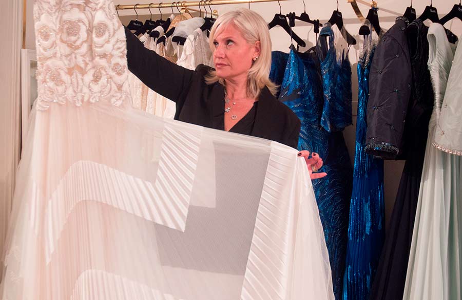 Renato-Balestra-abito-bianco-ultima-collezione-mostrato da Sabrina Baldi Renato-Balestra-abito-bianco-ultima-collezione-mostrato da Sabrina Baldi