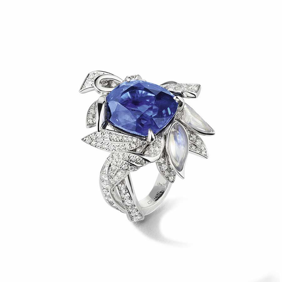 chaumet-anello-firmament-apollinien-oro-bianco-zaffiro-diamanti-vista-terzi chaumet-anello-firmament-apollinien-oro-bianco-zaffiro-diamanti-vista-terzi