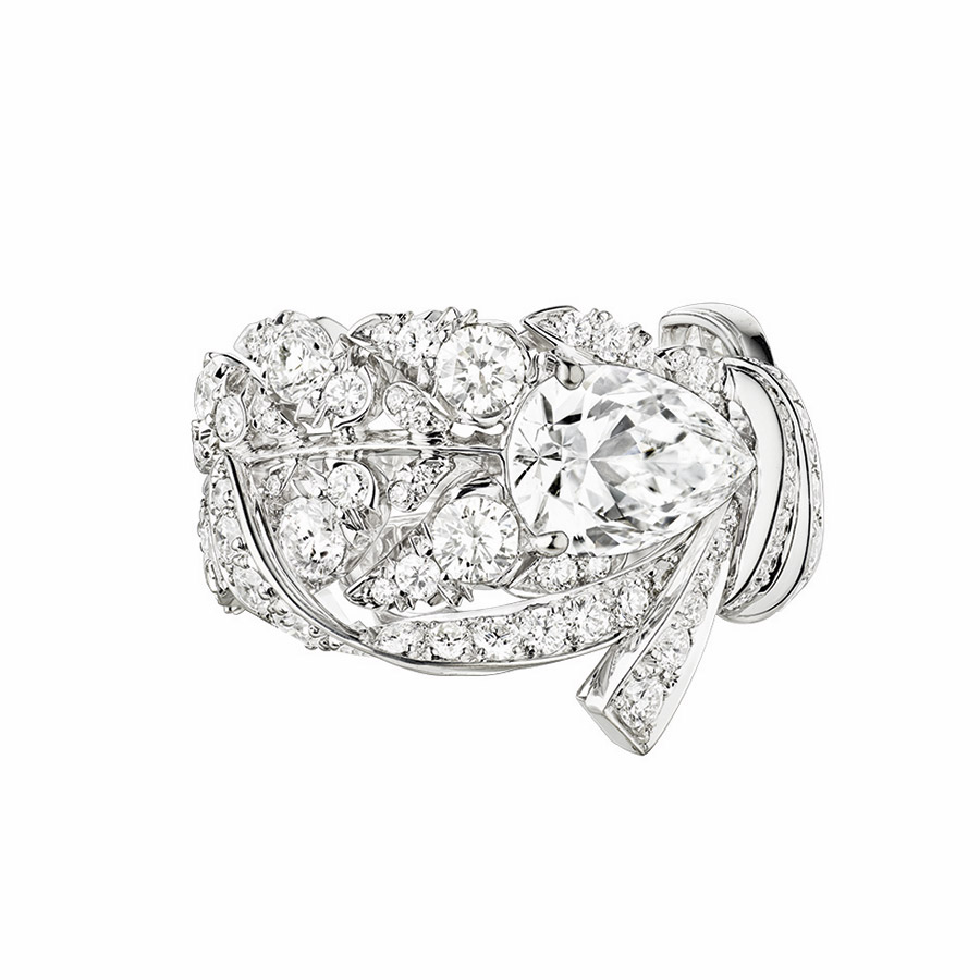 chaumet-anello-offrandes-dete-oro-bianco-1diamante-vista-superiore chaumet-anello-offrandes-dete-oro-bianco-1diamante-vista-superiore
