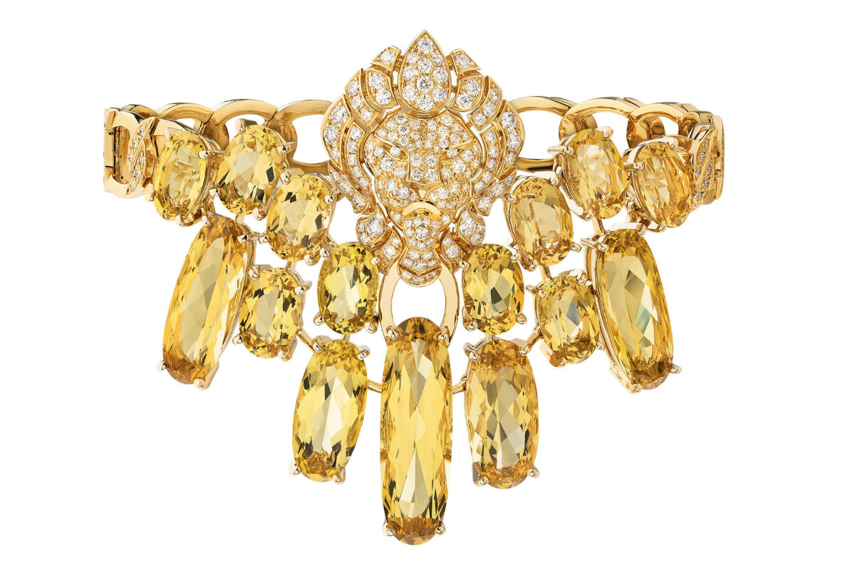 Chanel - L’Esprit du Lion - Bracciale "Dazzling" in oro giallo con 15 berilli gialli a taglio ovale per un totale di 31.65 carati e 220 brillanti.