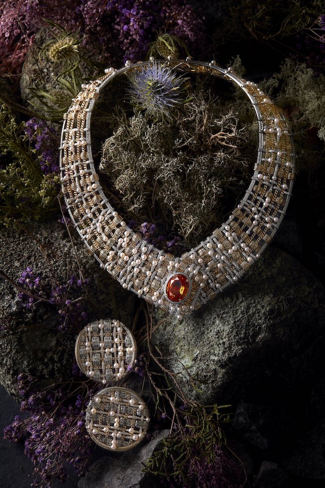 Collezione Tweed de Chanel, Collana “Tweed d'Or”