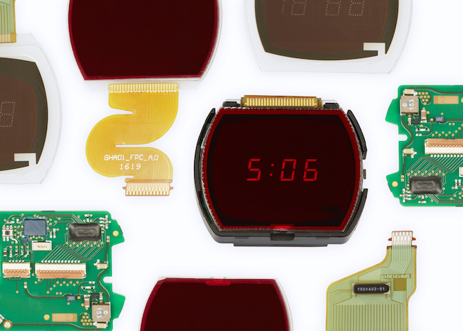 8_Finished electronic module surrounded by its components Pulsar di Hamilton