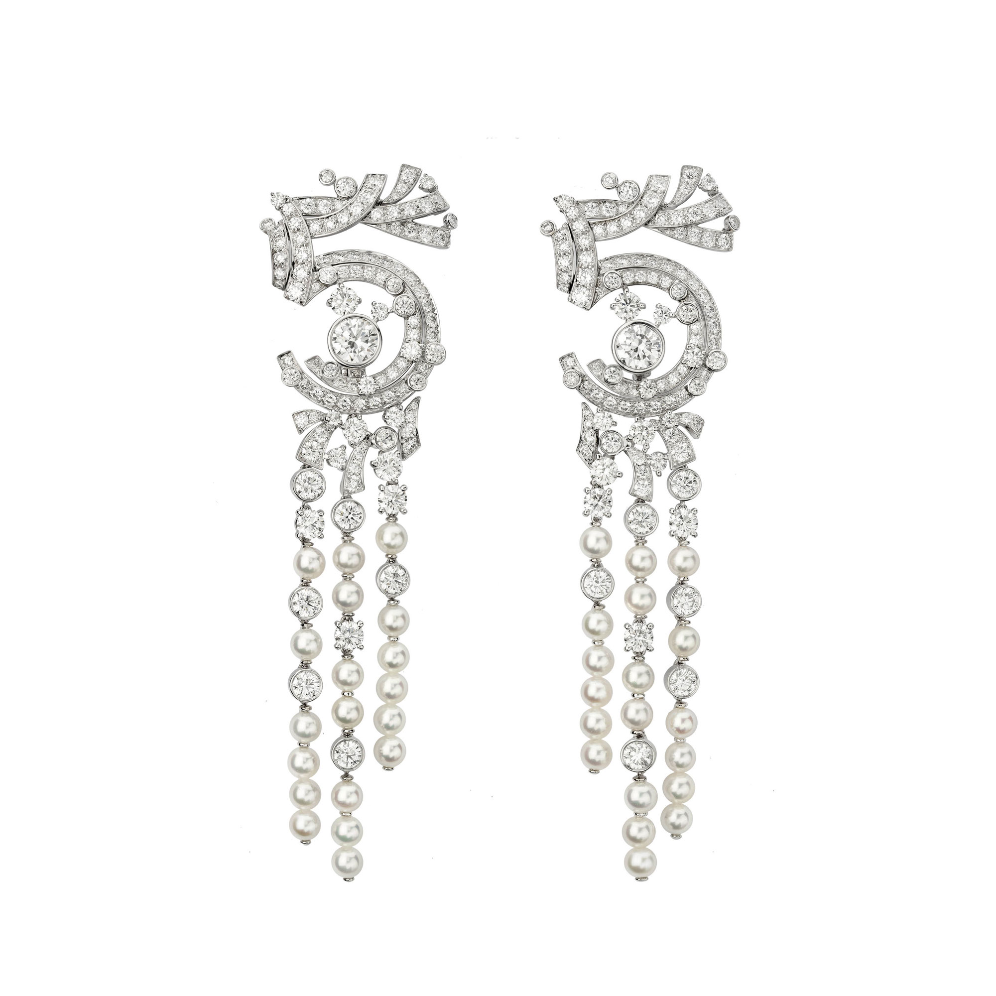 Collection N°5, Chanel High Jewelry. Bracciale in parure in oro bianco e diamanti