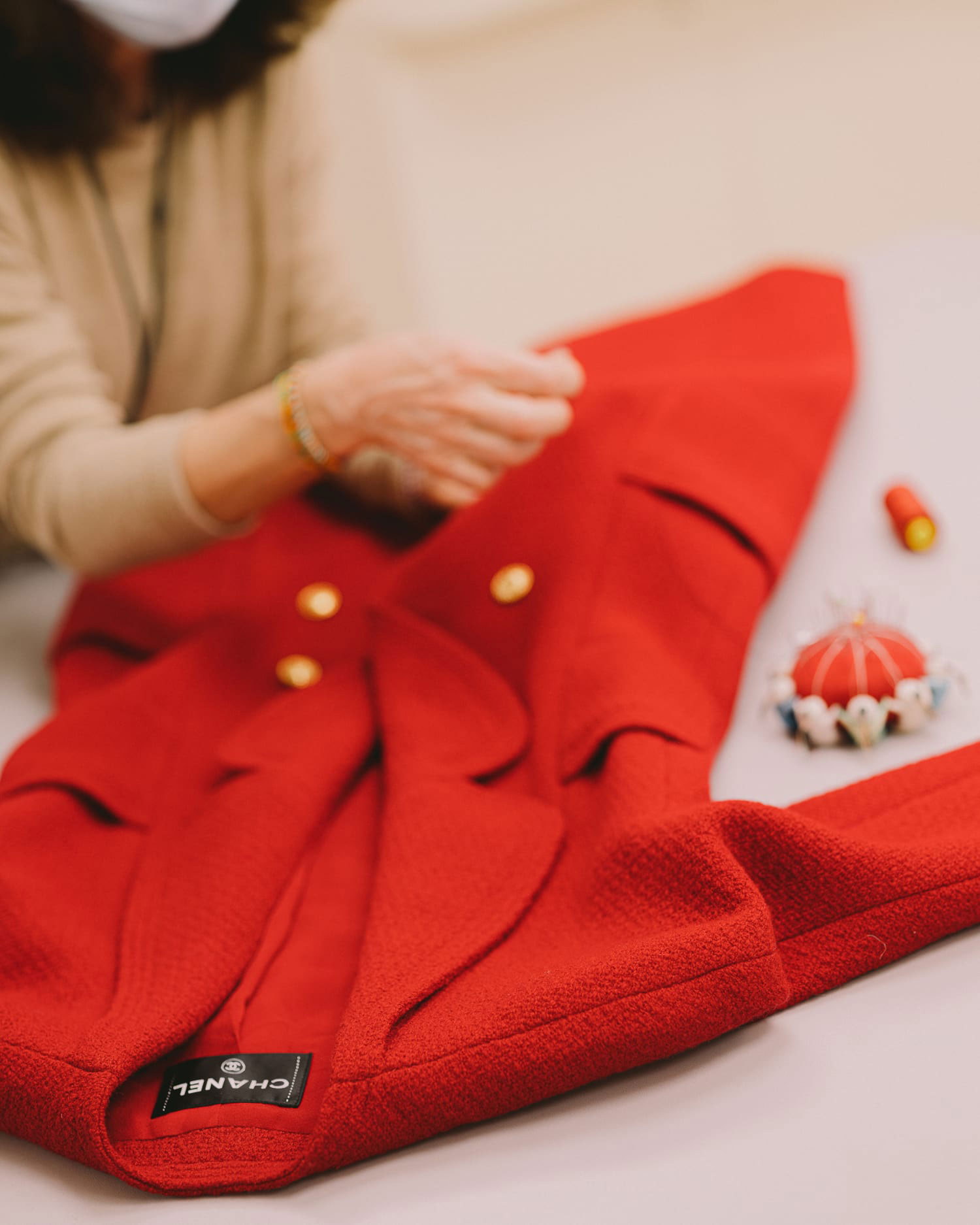 Making of del cappotto rosso